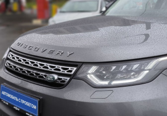 Подержанный автомобиль Land Rover Discovery 2017 года (14 фото)