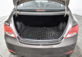 Подержанный автомобиль Hyundai Solaris Sedan 2015 года (20 фото)