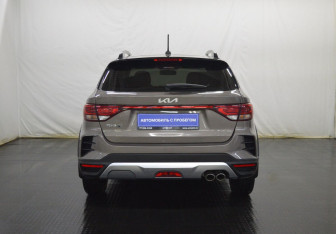 Подержанный автомобиль Kia Rio Hatchback 2021 года (6 фото)