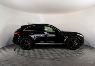Подержанный автомобиль Infiniti QX70 2015 года (4 фото)