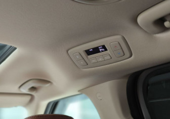 Подержанный автомобиль Kia Carnival 2021 года (28 фото)