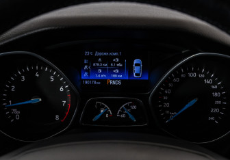 Подержанный автомобиль Ford Focus Wagon 2016 года (20 фото)