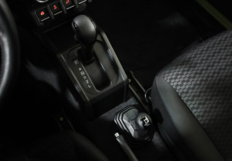 Подержанный автомобиль Suzuki Jimny 2021 года (18 фото)