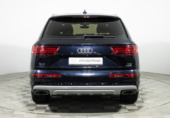 Подержанный автомобиль Audi Q7 2016 года (6 фото)