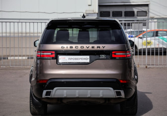 Подержанный автомобиль Land Rover Discovery 2017 года (8 фото)