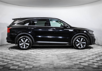 Подержанный автомобиль Kia Sorento 2021 года (4 фото)