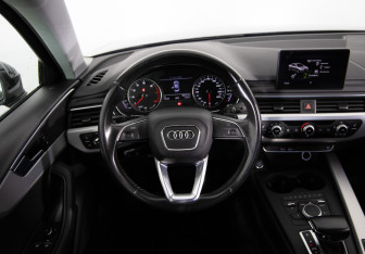 Подержанный автомобиль Audi A4 Sedan 2016 года (10 фото)