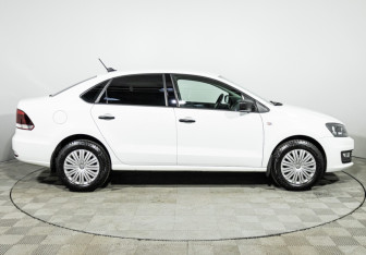 Подержанный автомобиль Volkswagen Polo Sedan 2019 года (4 фото)