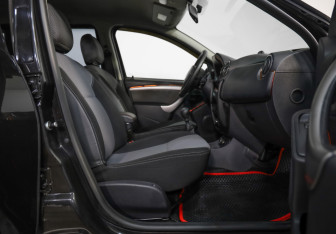Подержанный автомобиль Renault Duster 2014 года (21 фото)