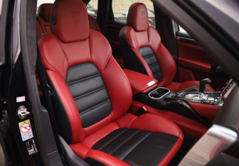 Подержанный автомобиль Porsche Cayenne 2014 года (27 фото)
