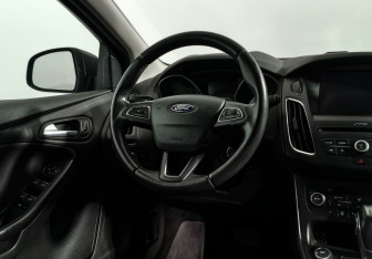 Подержанный автомобиль Ford Focus Sedan 2019 года (15 фото)