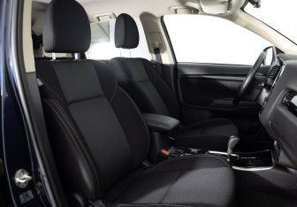 Подержанный автомобиль Mitsubishi Outlander 2019 года (19 фото)