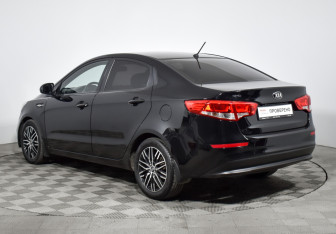 Подержанный автомобиль Kia Rio Sedan 2015 года (7 фото)