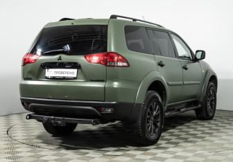 Подержанный автомобиль Mitsubishi Pajero Sport 2013 года (5 фото)