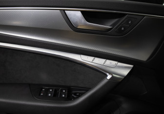 Подержанный автомобиль Audi A6 Wagon 2019 года (15 фото)