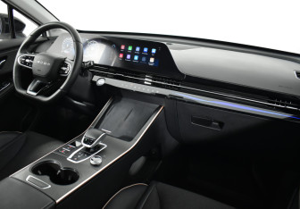 Подержанный автомобиль Omoda C5 2024 года (10 фото)