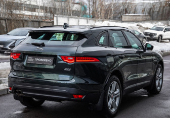 Подержанный автомобиль Jaguar F-Pace 2017 года (5 фото)