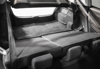 Подержанный автомобиль Peugeot 208 2013 года (21 фото)