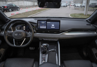 Подержанный автомобиль Geely Preface 2023 года (15 фото)