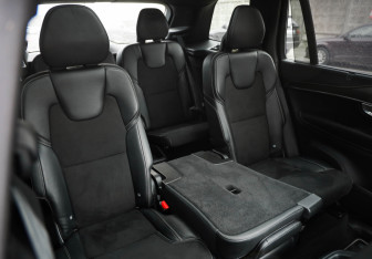 Подержанный автомобиль Volvo XC90 2019 года (30 фото)