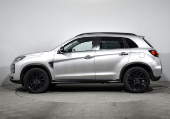 Подержанный автомобиль Mitsubishi ASX 2021 года (8 фото)