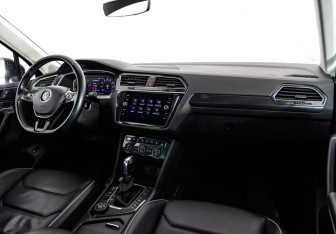 Подержанный автомобиль Volkswagen Tiguan 2019 года (9 фото)