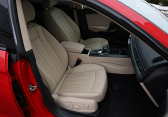 Подержанный автомобиль Audi A5 Liftback 2022 года (30 фото)