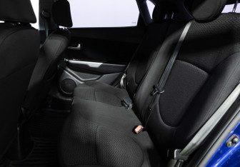Подержанный автомобиль Kia Rio Hatchback 2013 года (10 фото)