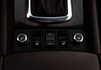 Подержанный автомобиль Infiniti QX50 2013 года (15 фото)