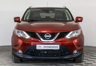 Подержанный автомобиль Nissan Qashqai 2016 года (2 фото)