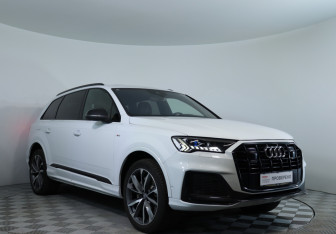 Подержанный автомобиль Audi Q7 2020 года (3 фото)