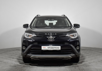 Подержанный автомобиль Toyota RAV4 2018 года (2 фото)