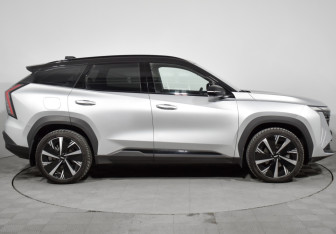 Подержанный автомобиль Geely Atlas 2024 года (4 фото)