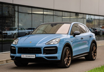 Подержанный автомобиль Porsche Cayenne 2021 года (3 фото)