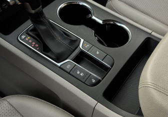 Подержанный автомобиль Kia Carnival 2020 года (21 фото)
