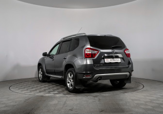 Подержанный автомобиль Nissan Terrano 2017 года (7 фото)