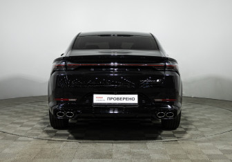 Подержанный автомобиль Geely Preface 2024 года (6 фото)