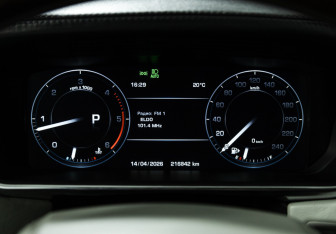 Подержанный автомобиль Land Rover Range Rover 2014 года (12 фото)