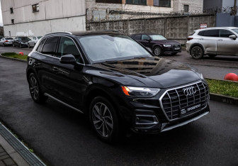Подержанный автомобиль Audi Q5 2021 года (3 фото)
