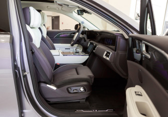 Новый Hongqi E-HS9 2022 (21 фото)