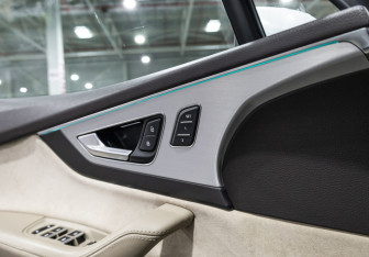 Подержанный автомобиль Audi Q7 2018 года (27 фото)