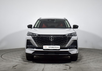 Подержанный автомобиль Changan UNI-S 2024 года (2 фото)