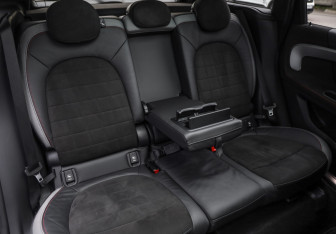 Подержанный автомобиль MINI Countryman 2021 года (33 фото)