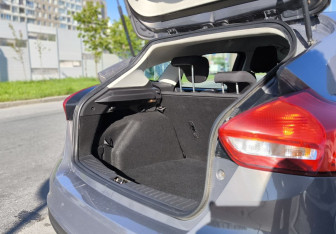 Подержанный автомобиль Ford Focus Hatchback 2015 года (7 фото)