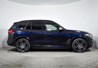 Подержанный автомобиль BMW X5 2018 года (4 фото)