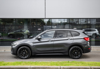 Подержанный автомобиль BMW X1 2019 года (9 фото)