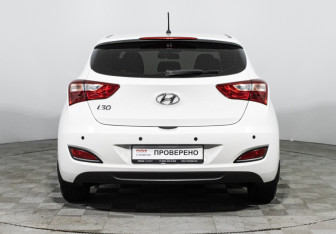 Подержанный автомобиль Hyundai i30 Hatchback 2013 года (6 фото)