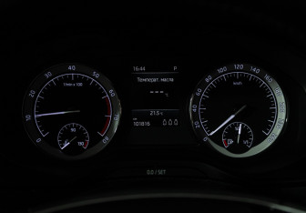 Подержанный автомобиль Skoda Karoq 2021 года (13 фото)