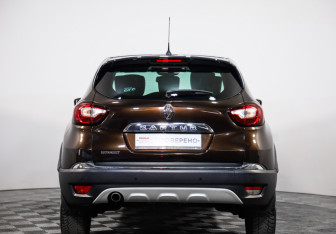 Подержанный автомобиль Renault Kaptur 2018 года (6 фото)