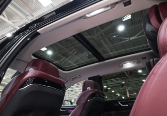 Подержанный автомобиль Hongqi E-HS9 2021 года (30 фото)